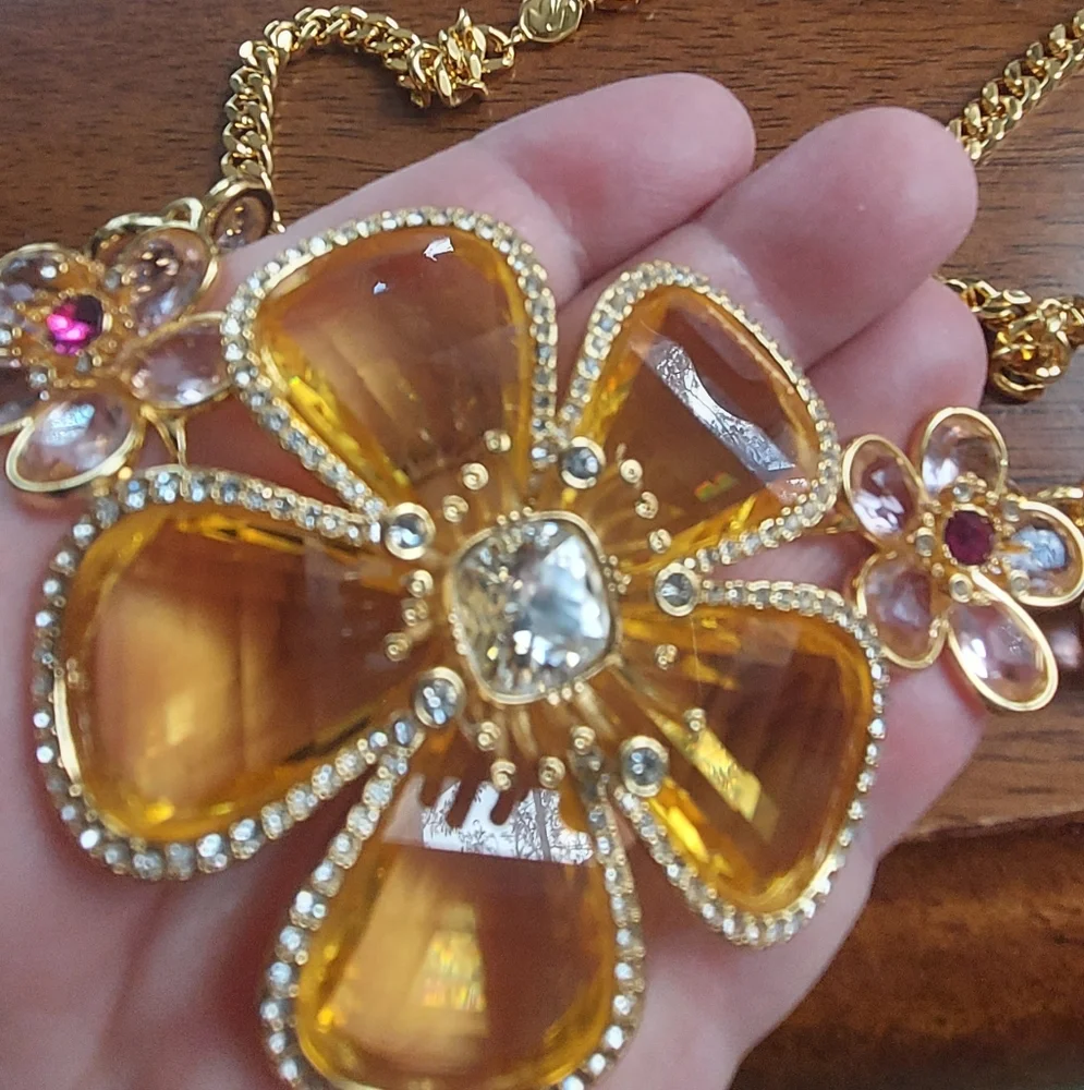 🌹 NWT Idyllia chokerFlower, Multicolored, Gold-tone plated